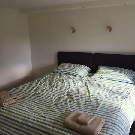 Apartment 2 Chemin Des Epinois